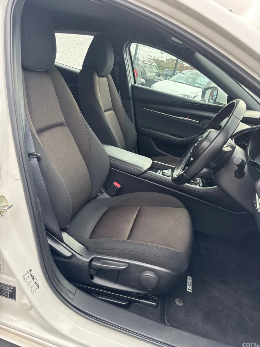Mazda Mazda3 Hatchback, Petrol, 2024, White