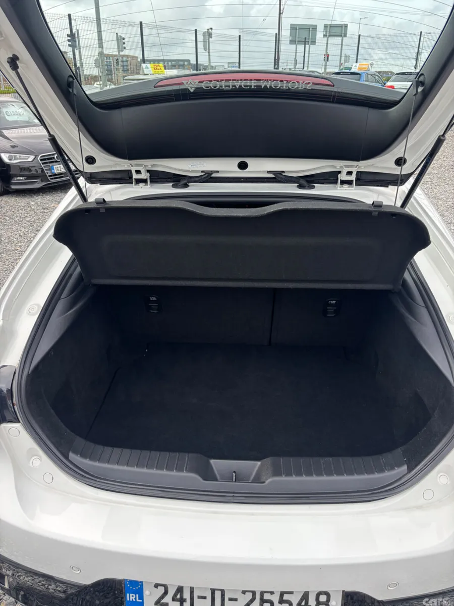 Mazda Mazda3 Hatchback, Petrol, 2024, White