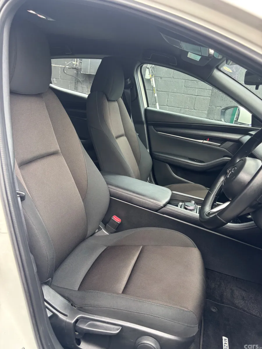 Mazda Mazda3 Hatchback, Petrol, 2024, White