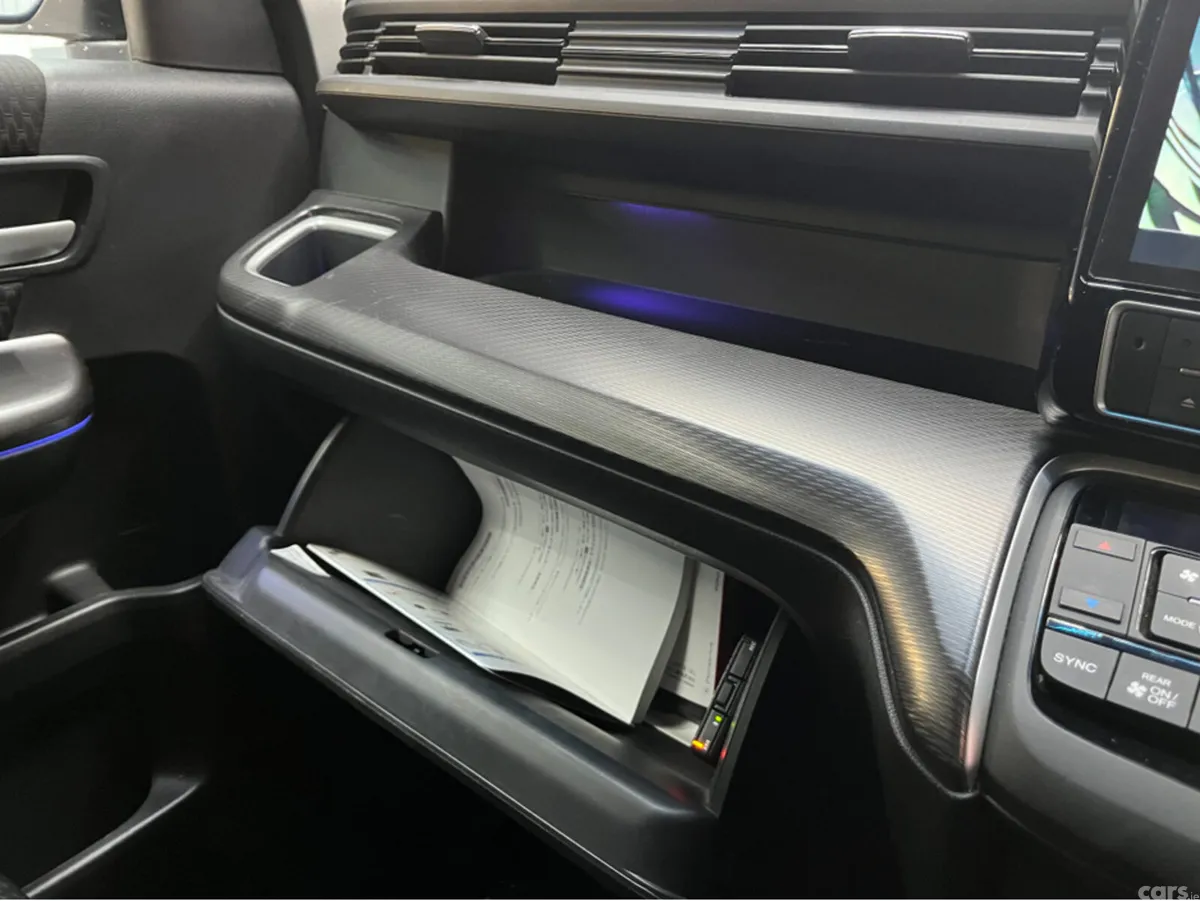 Honda Stepwagon MPV, Petrol Hybrid, 2021, White