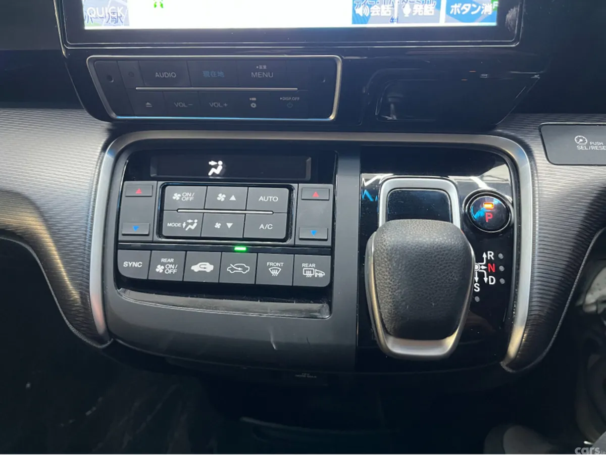 Honda Stepwagon MPV, Petrol Hybrid, 2021, White