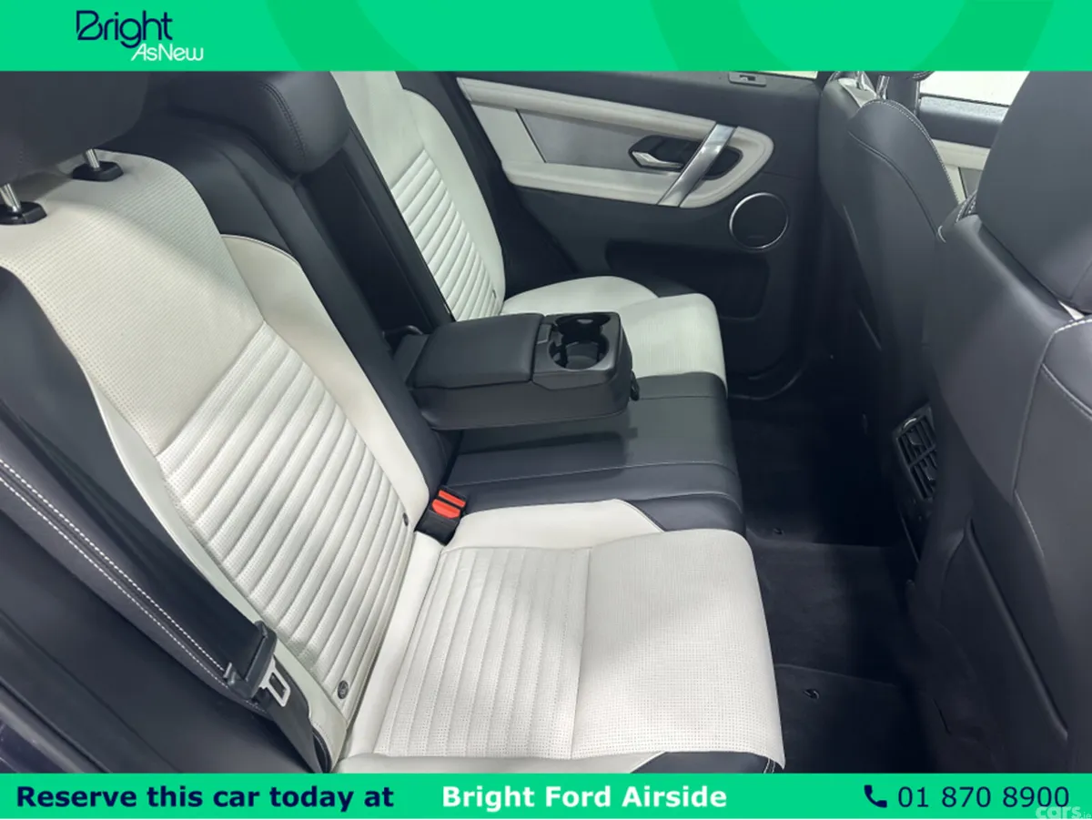 Land Rover Discovery SUV, Petrol Plug-in Hybrid, 2024, Blue