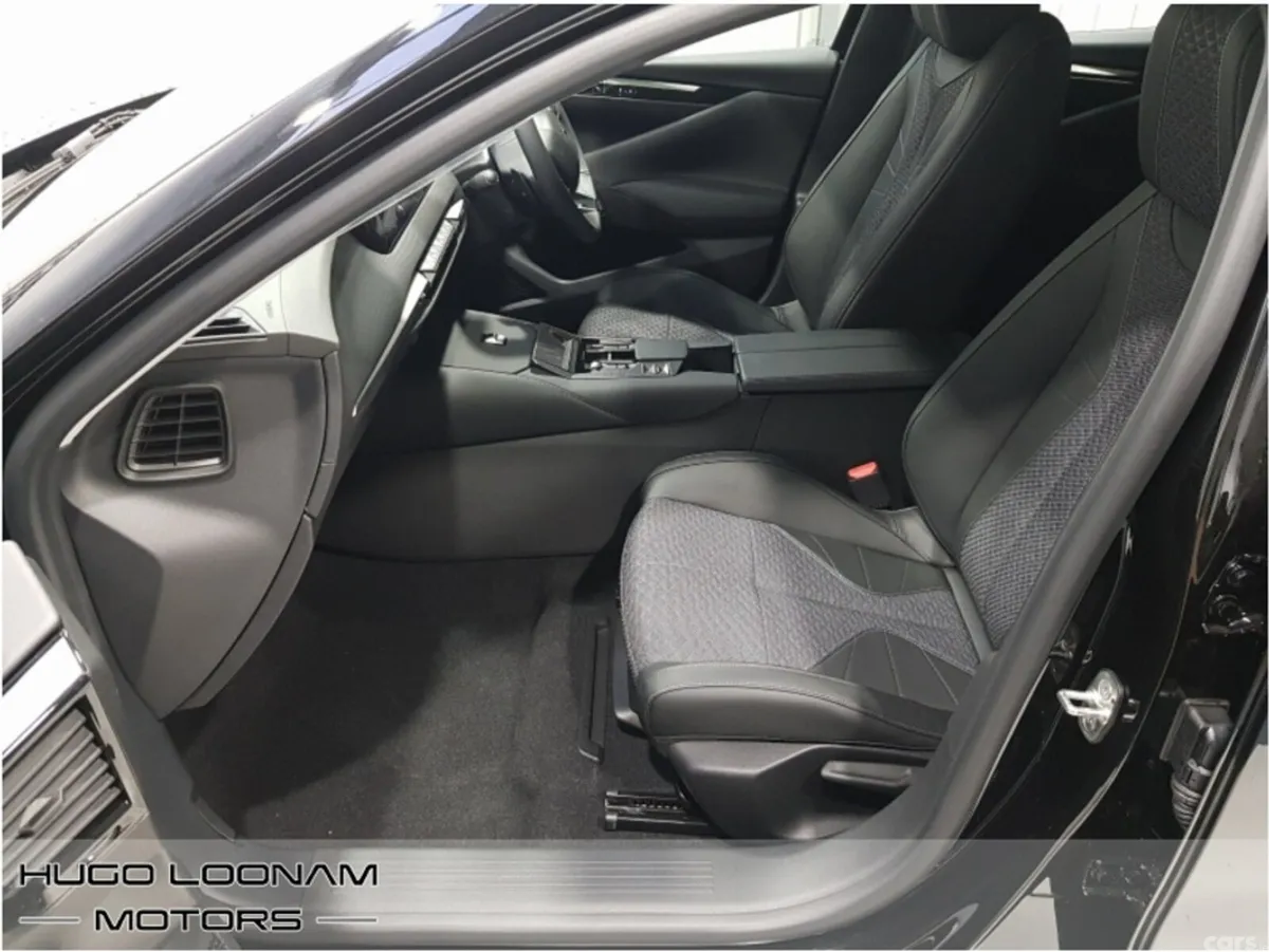 DS Automobiles DS 4 Hatchback, Petrol Hybrid, 2026, Black