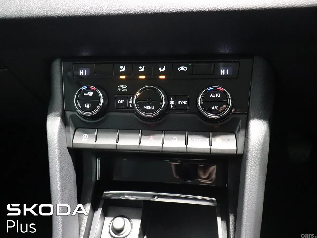 Skoda Karoq SUV, Diesel, 2023, Grey