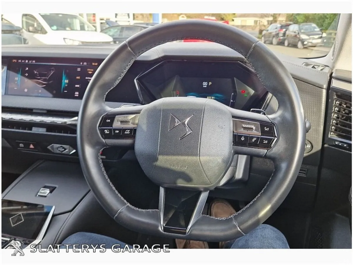 DS Automobiles DS 4 Estate, Diesel, 2023, Red