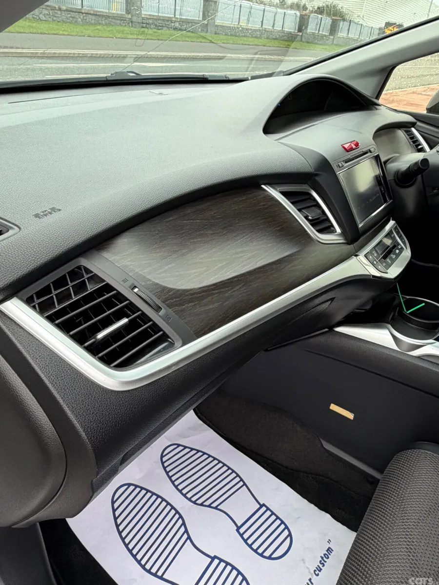 Honda Jade MPV, Petrol Hybrid, 2016, White