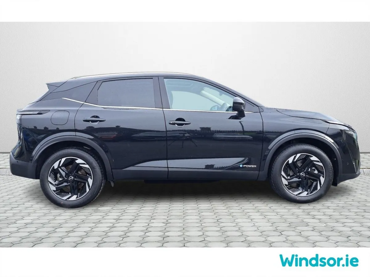 Nissan Qashqai SUV, Petrol Hybrid, 2025, Black