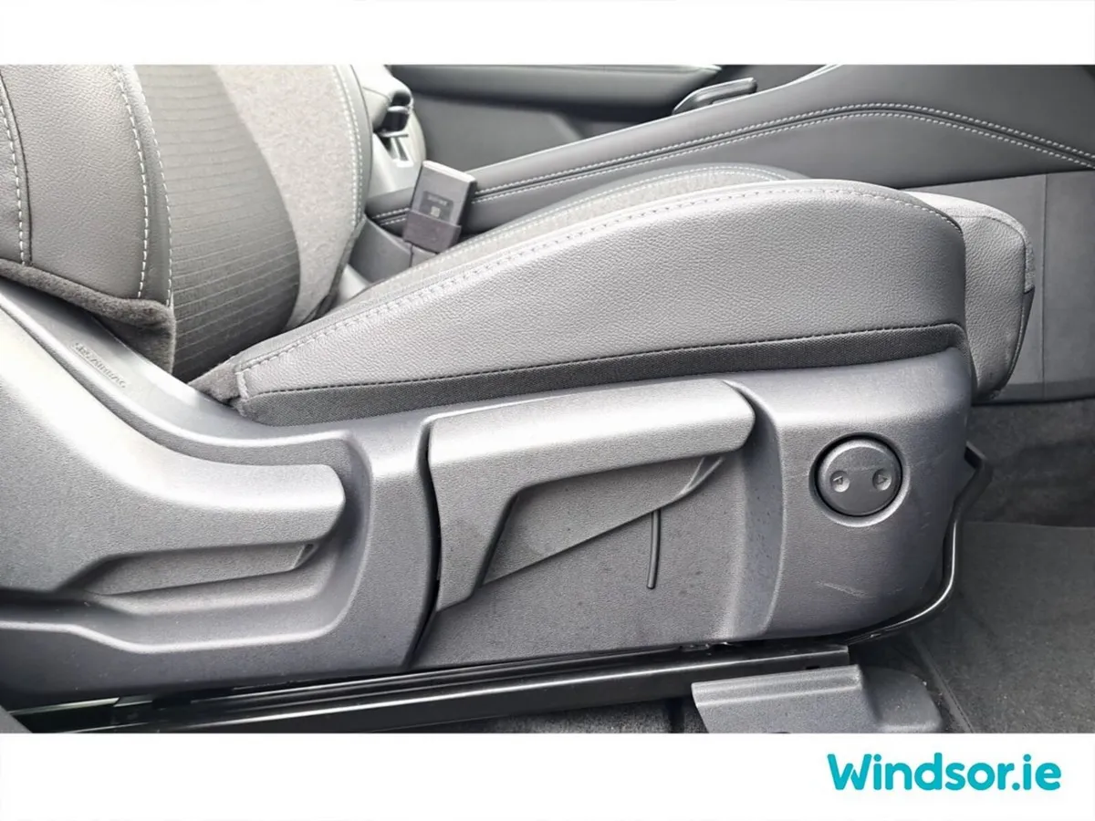 Nissan Qashqai SUV, Petrol Hybrid, 2025, Black