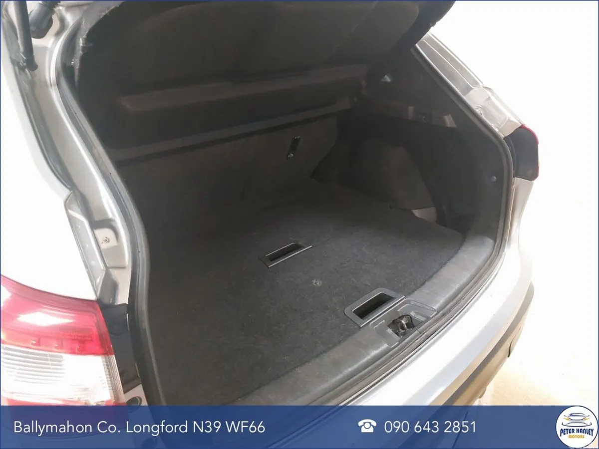 Nissan Qashqai Hatchback, Diesel, 2016, Silver