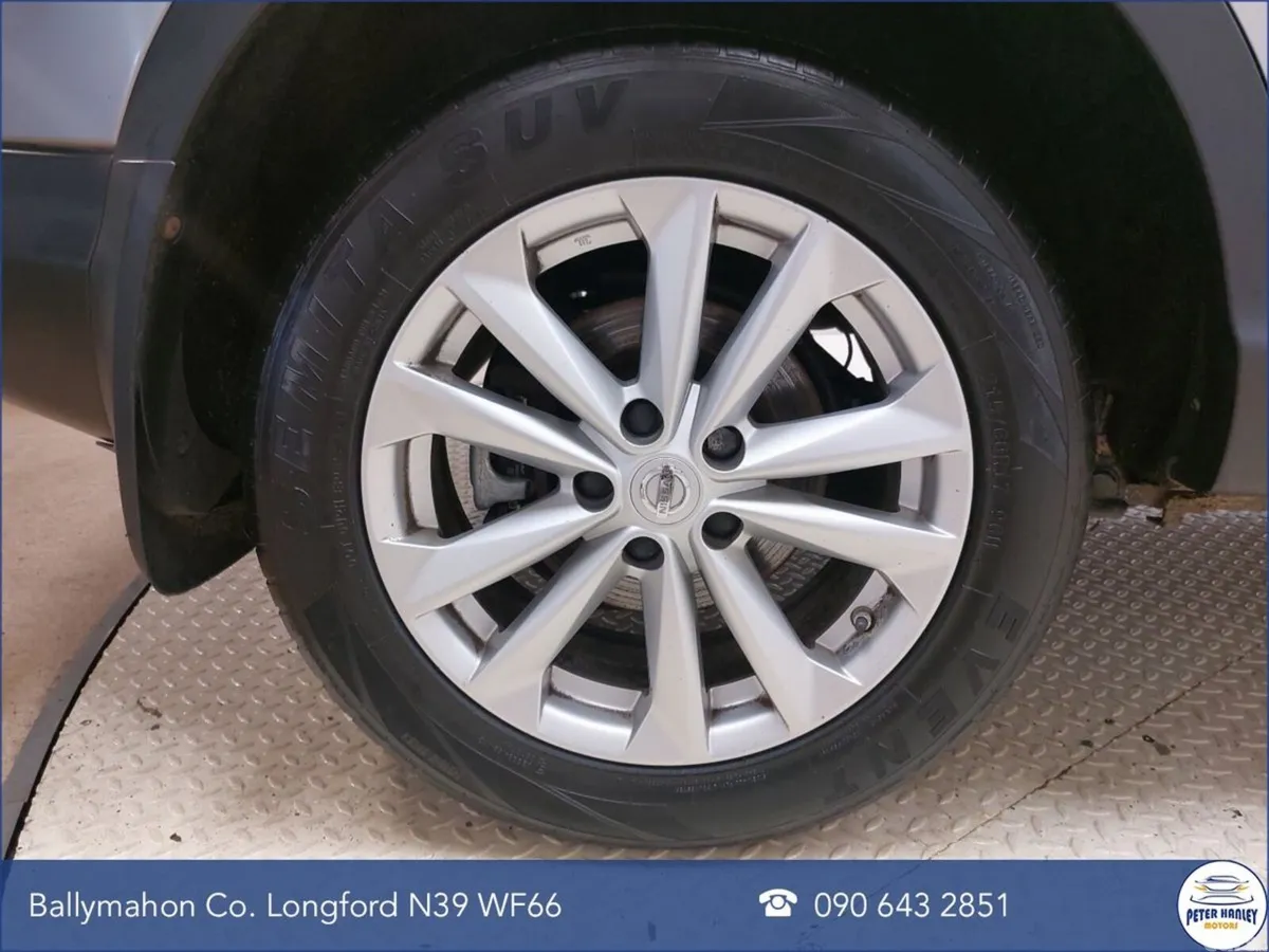 Nissan Qashqai Hatchback, Diesel, 2016, Silver