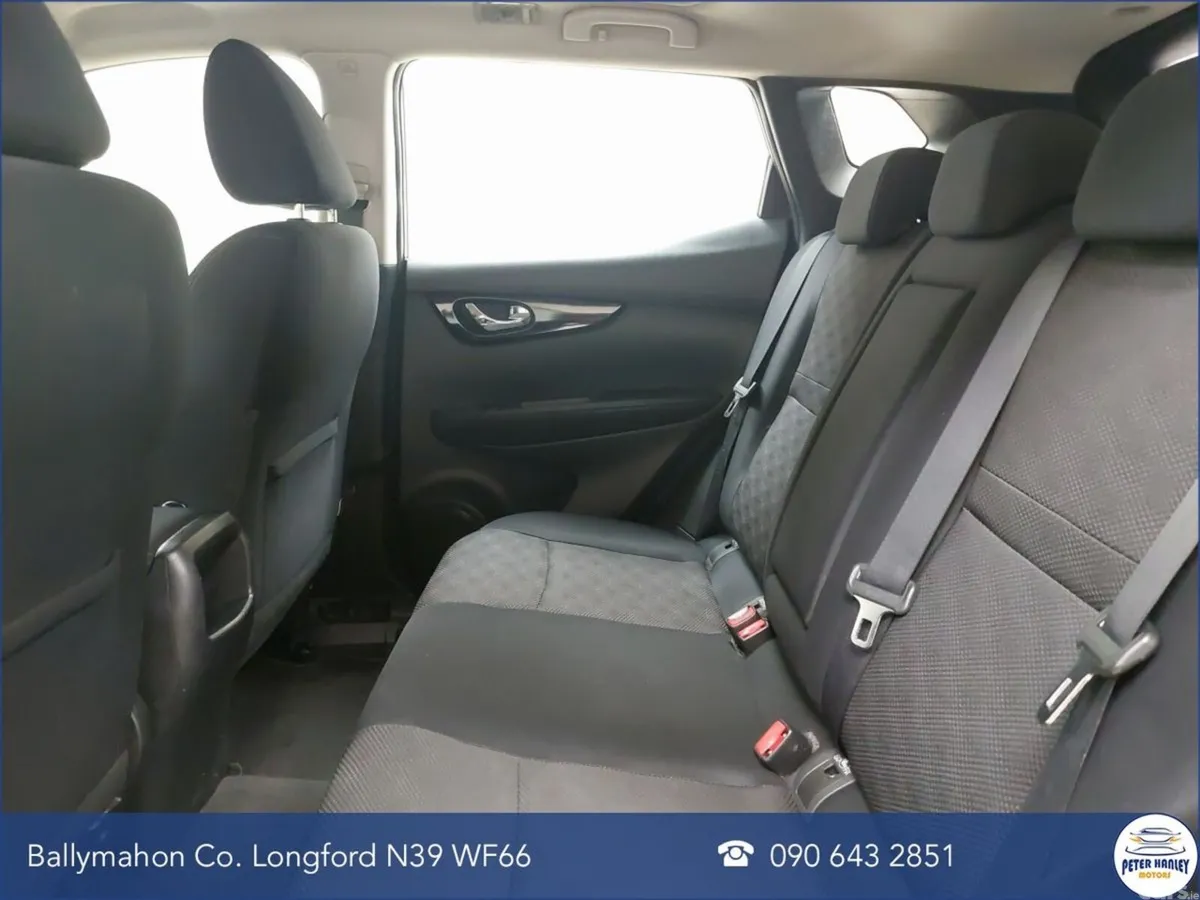 Nissan Qashqai Hatchback, Diesel, 2016, Silver