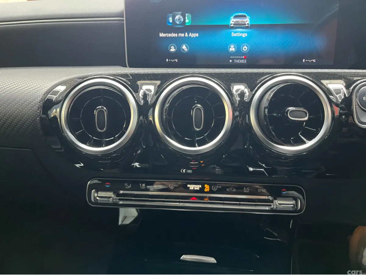 Mercedes-Benz A-Class Hatchback, Diesel, 2019, White