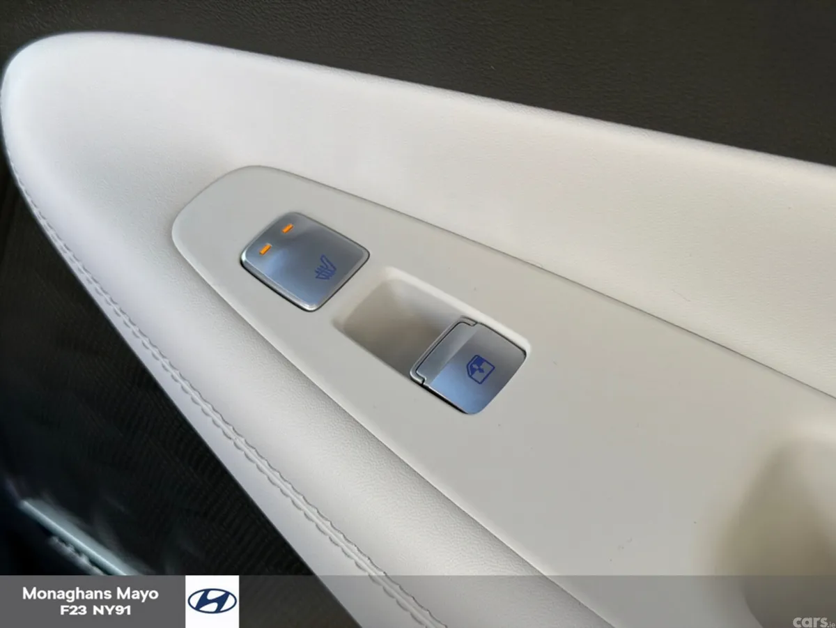 Hyundai Santa Fe SUV, Petrol Plug-in Hybrid, 2023, Grey