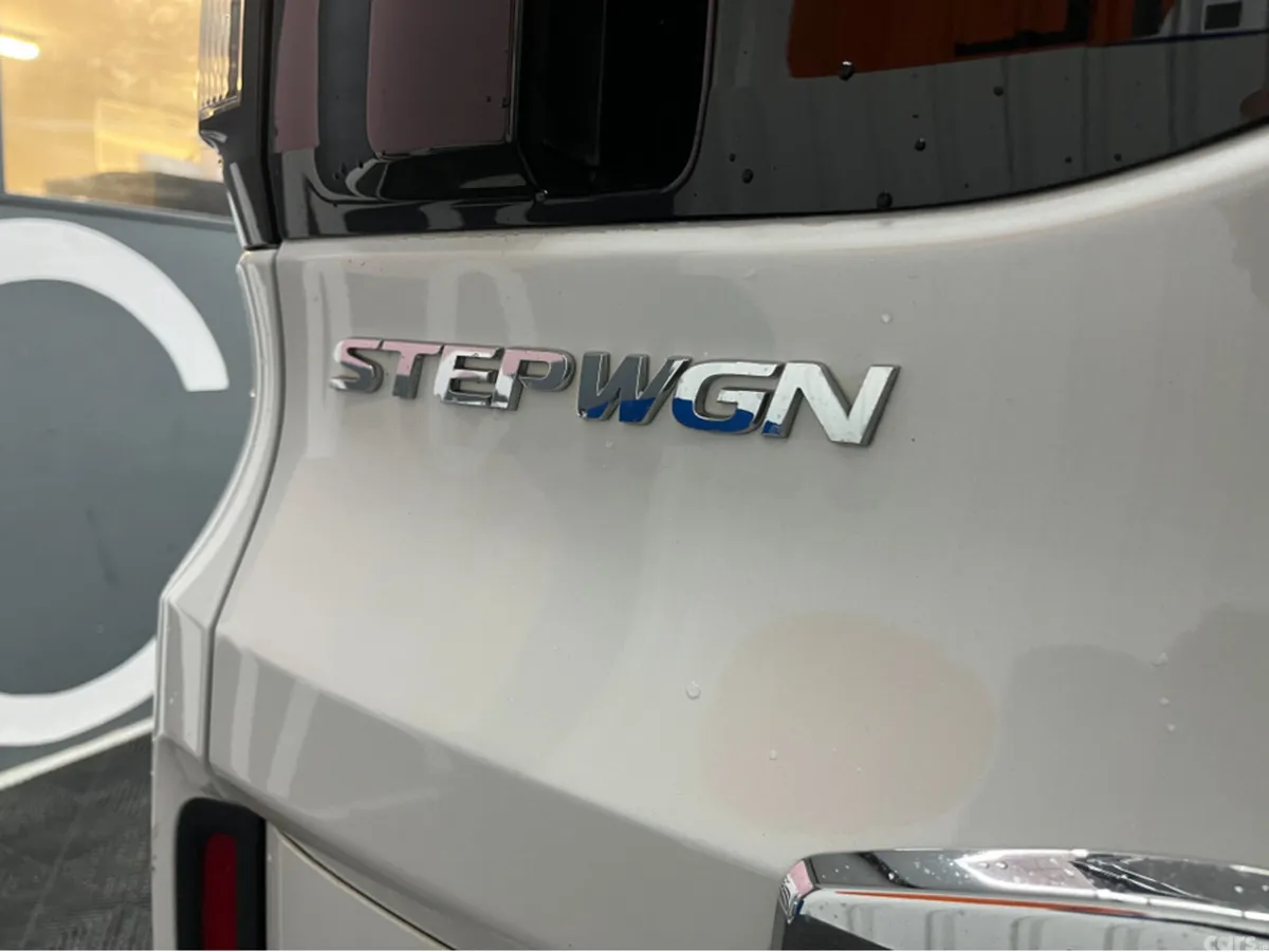 Honda Stepwagon MPV, Petrol Hybrid, 2019, White