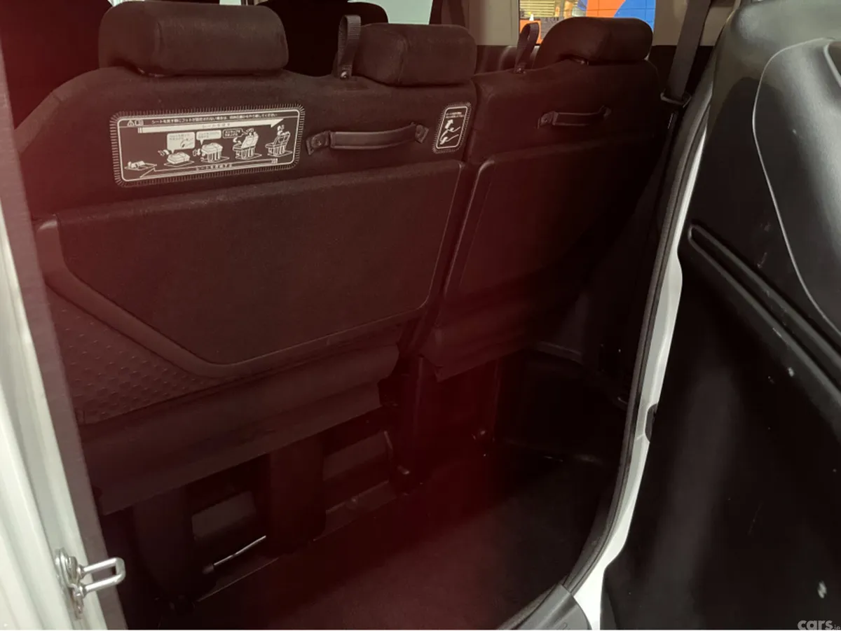 Honda Stepwagon MPV, Petrol Hybrid, 2019, White
