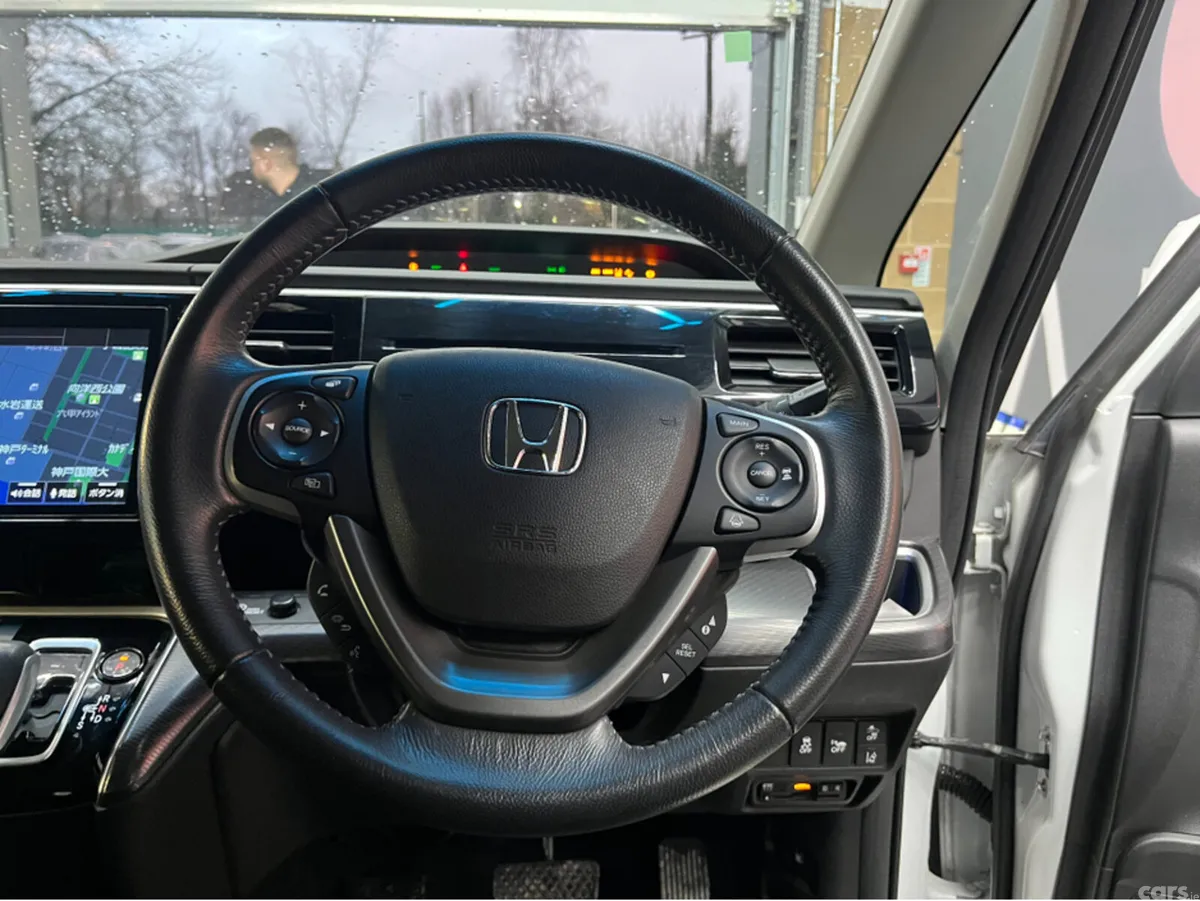 Honda Stepwagon MPV, Petrol Hybrid, 2019, White