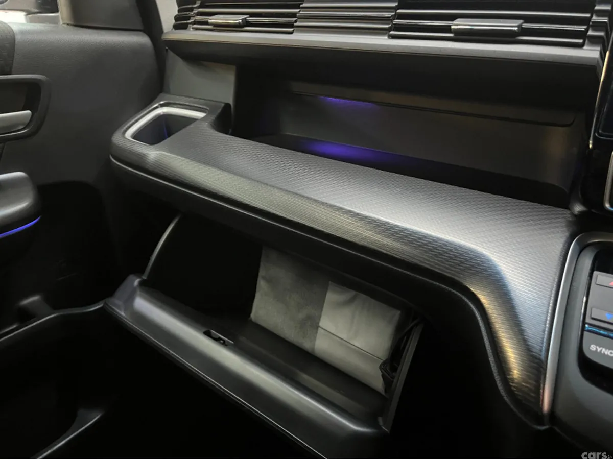 Honda Stepwagon MPV, Petrol Hybrid, 2019, White