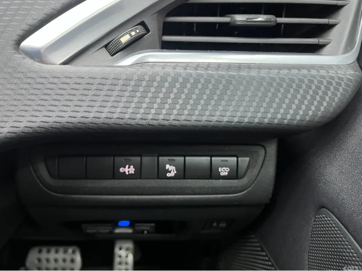 Peugeot 2008 SUV, Petrol, 2018, White