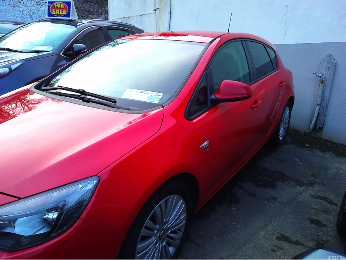 Opel Astra Hatchback, Diesel, 2013, Red