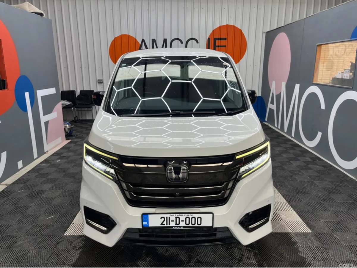Honda Stepwagon MPV, Petrol Hybrid, 2021, White