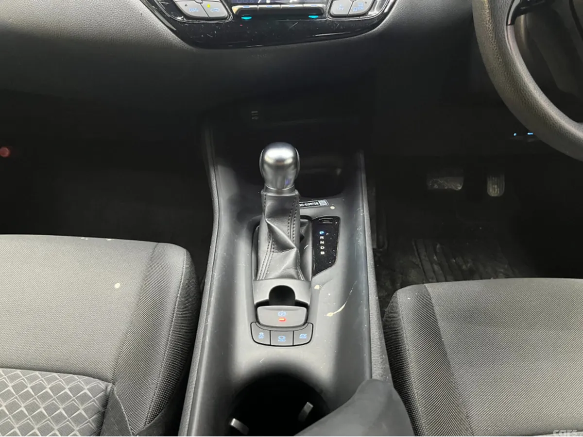 Toyota C-HR SUV, Petrol Hybrid, 2021, White
