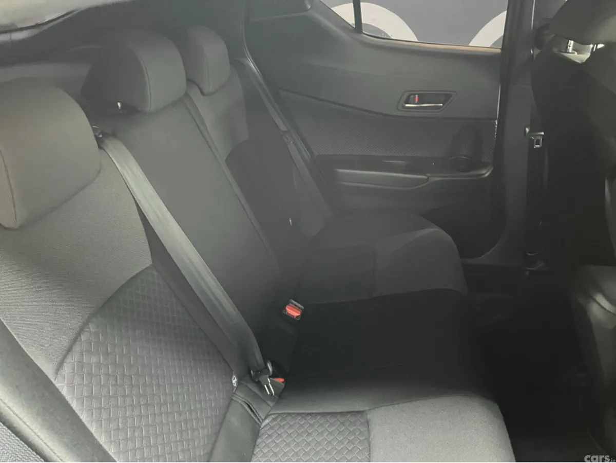 Toyota C-HR SUV, Petrol Hybrid, 2021, White