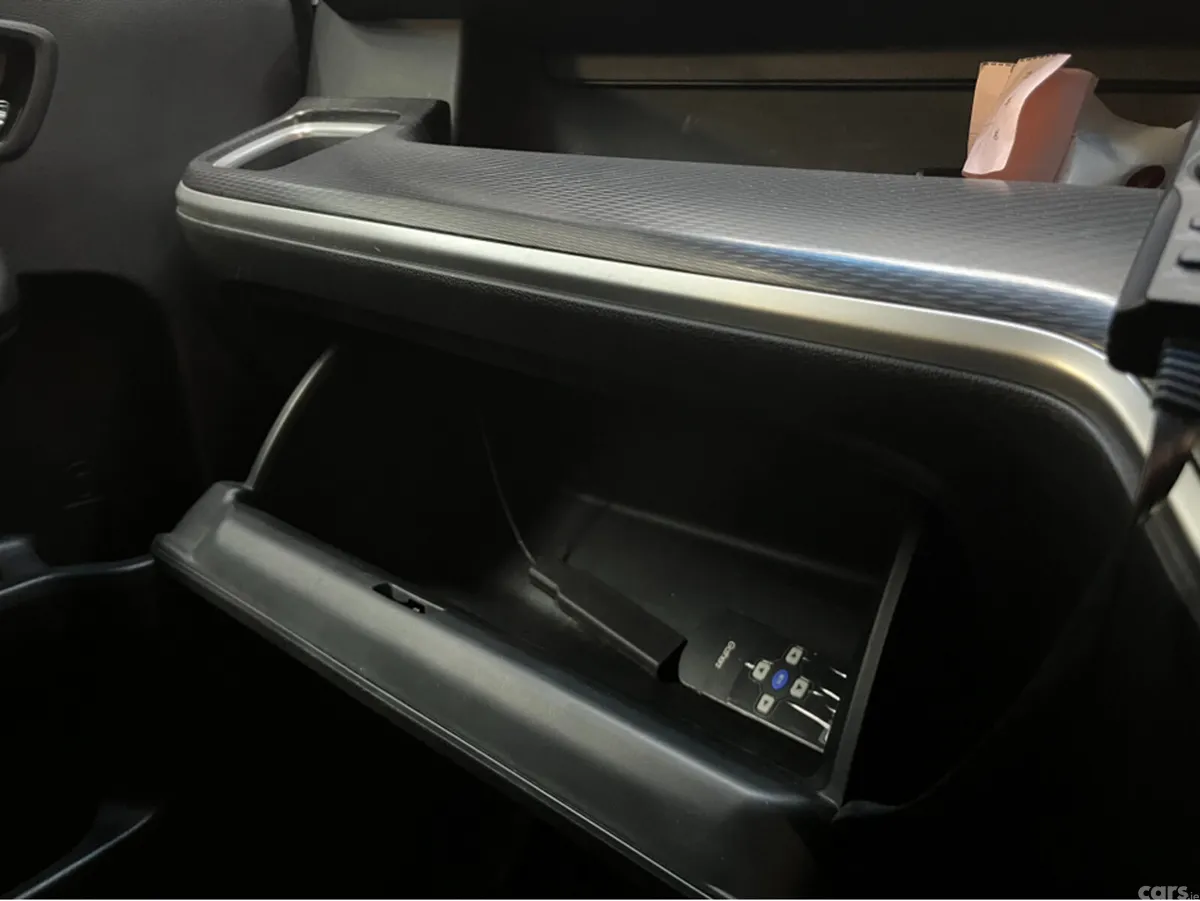 Honda Stepwagon MPV, Petrol Hybrid, 2019, White