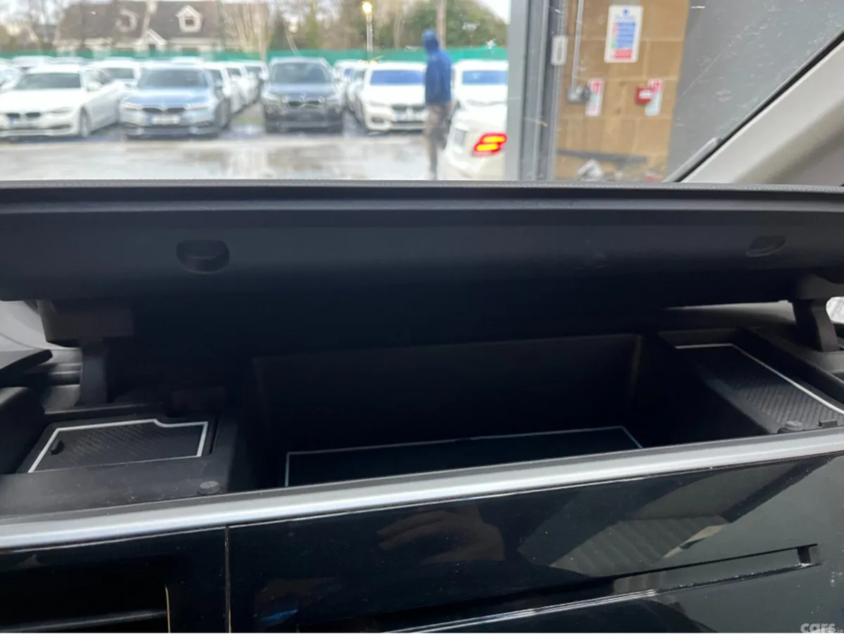 Honda Stepwagon MPV, Petrol Hybrid, 2019, White