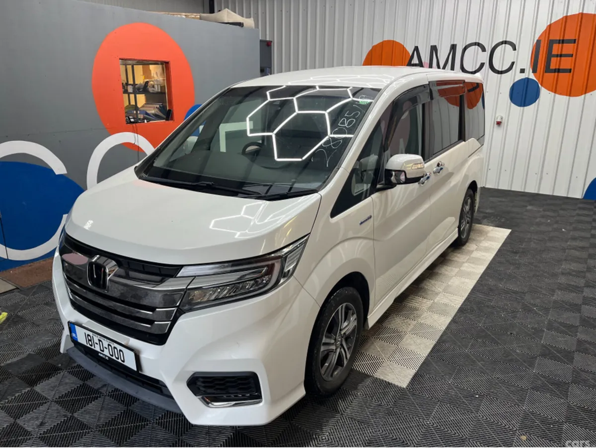 Honda Stepwagon MPV, Petrol Hybrid, 2019, White