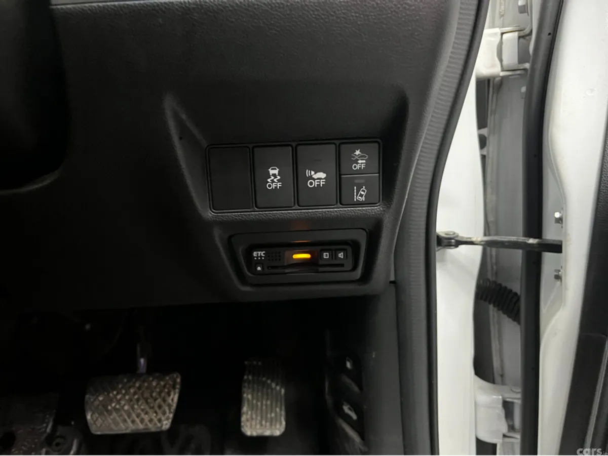 Honda Stepwagon MPV, Petrol Hybrid, 2019, White
