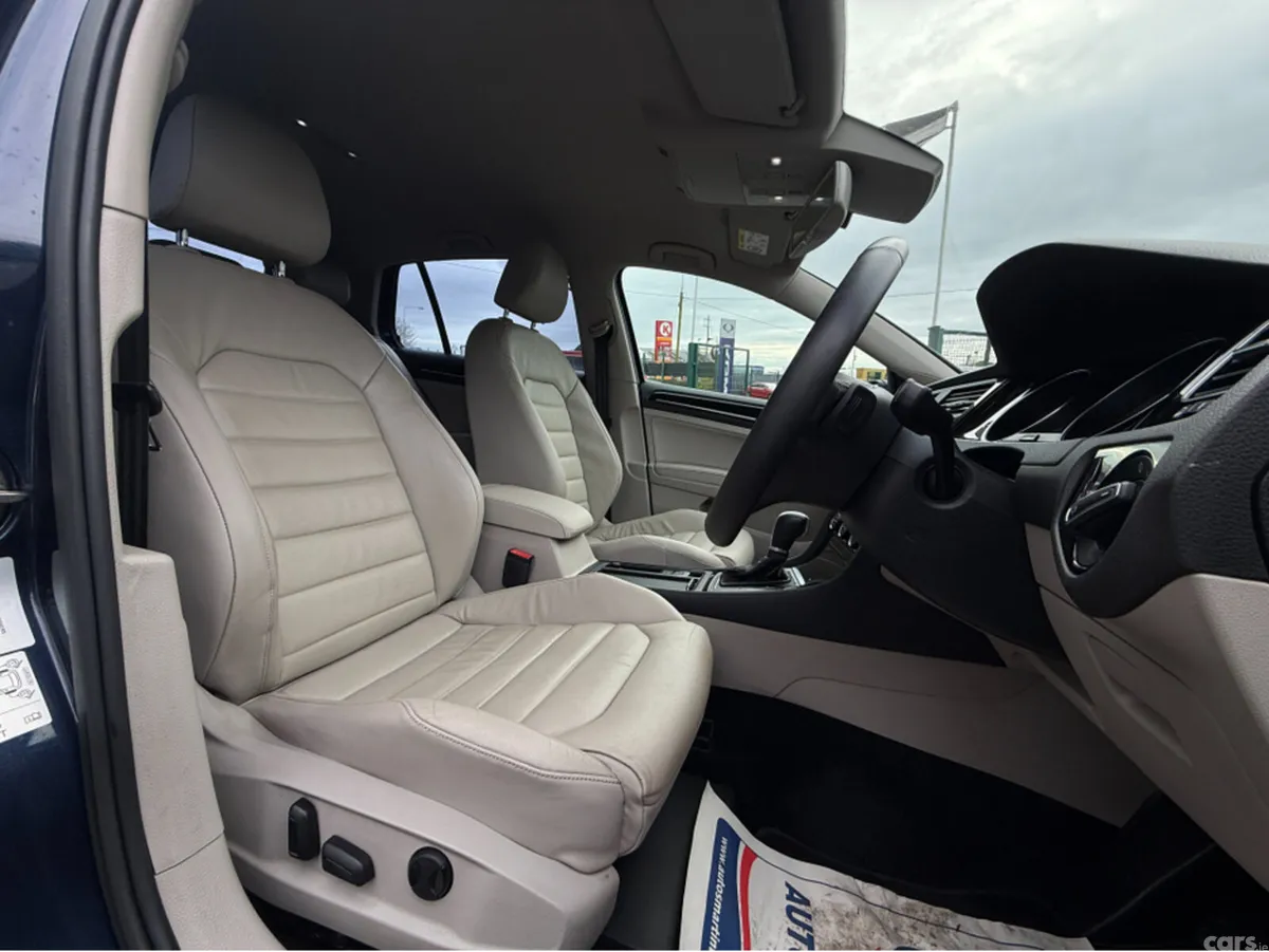 Volkswagen Golf Hatchback, Petrol, 2015, Blue