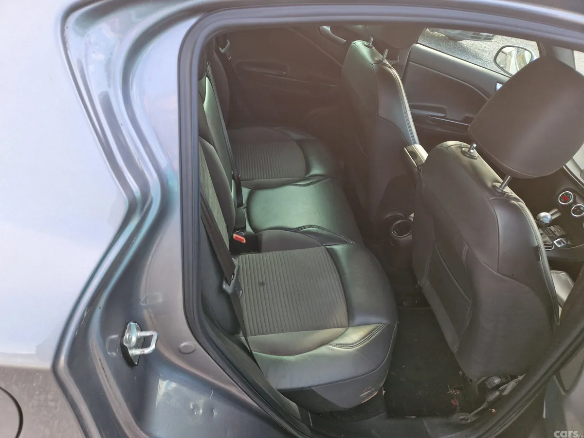 Alfa Romeo Giulietta Hatchback, Diesel, 2014, Grey