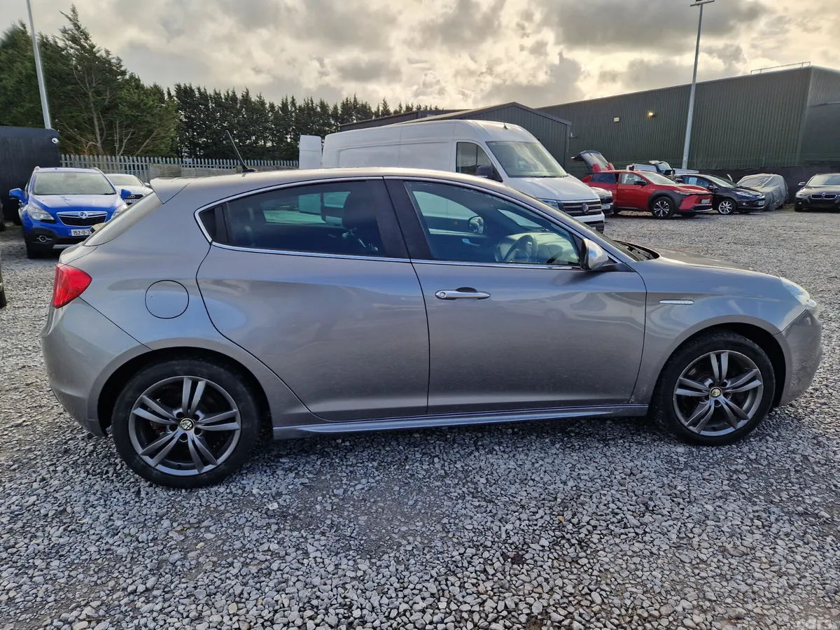 Alfa Romeo Giulietta Hatchback, Diesel, 2014, Grey