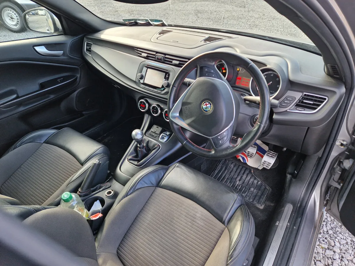 Alfa Romeo Giulietta Hatchback, Diesel, 2014, Grey