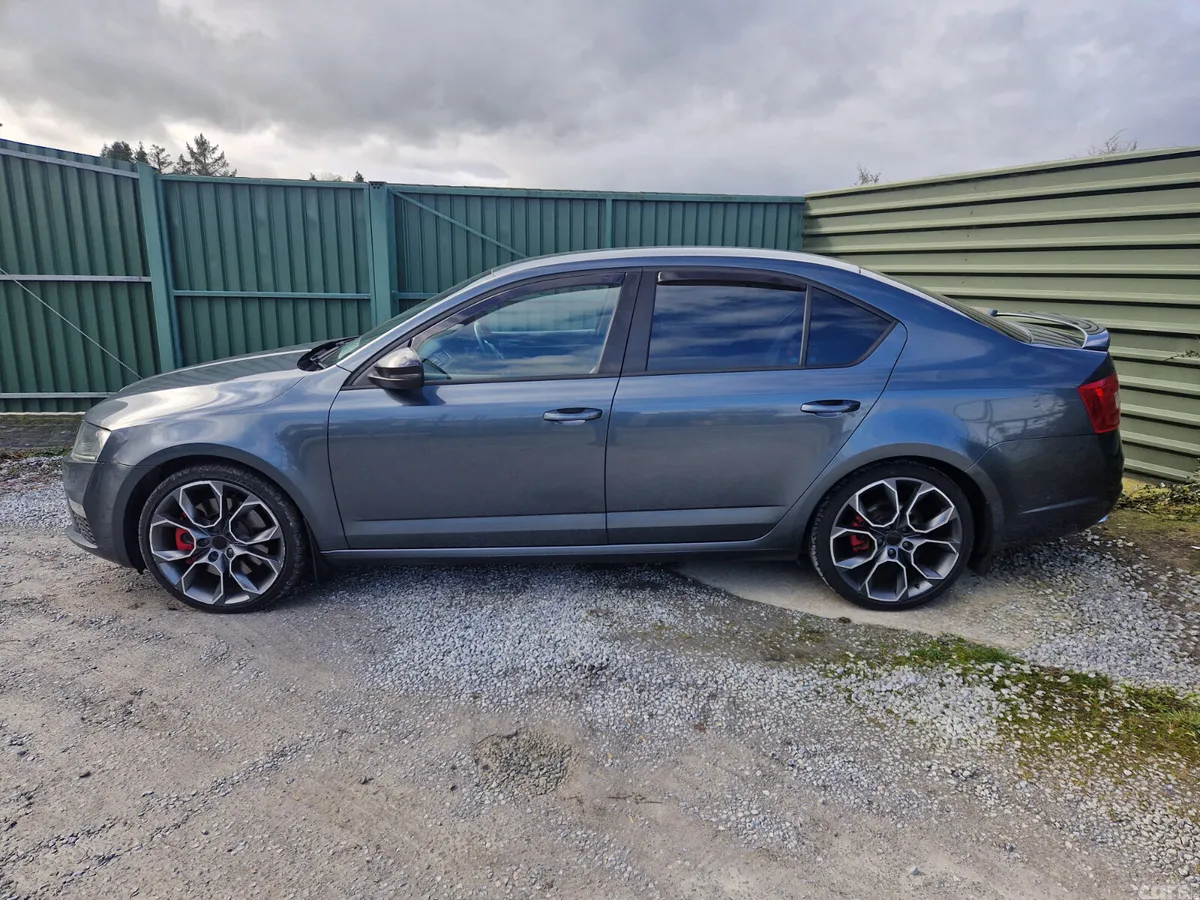 Skoda Octavia Saloon, Diesel, 2016, Grey