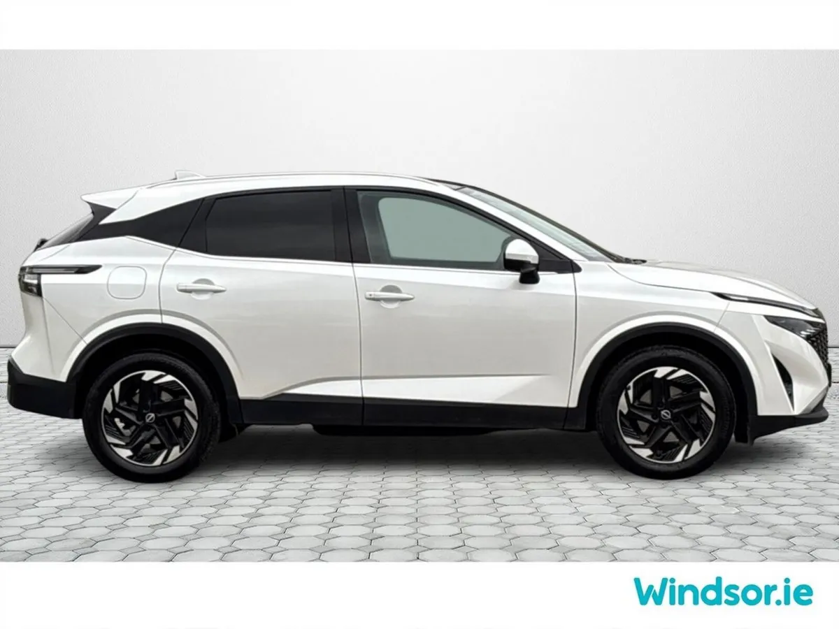 Nissan Qashqai MPV, Petrol, 2025, White