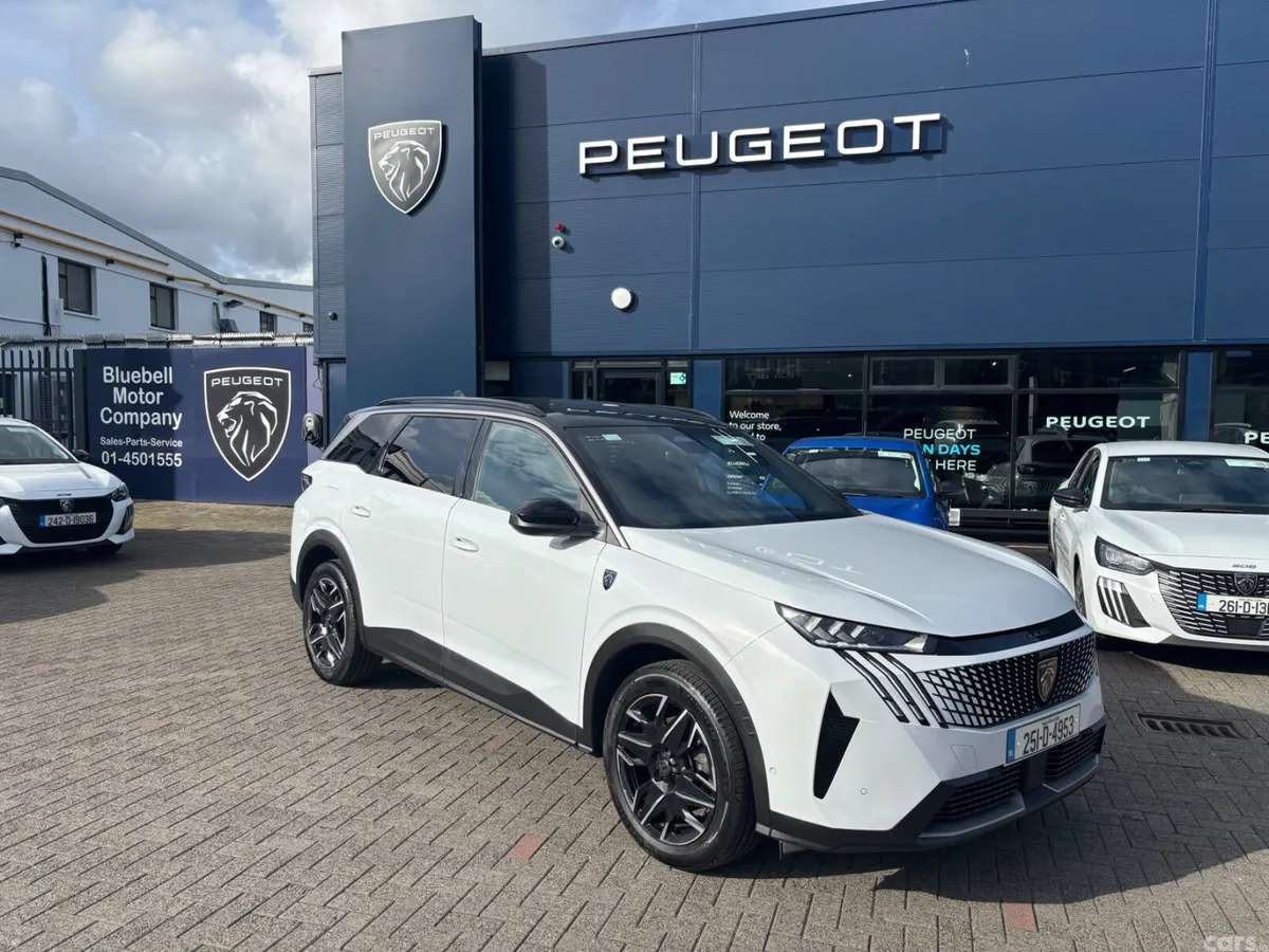 Peugeot 5008 MPV, Petrol, 2025, White