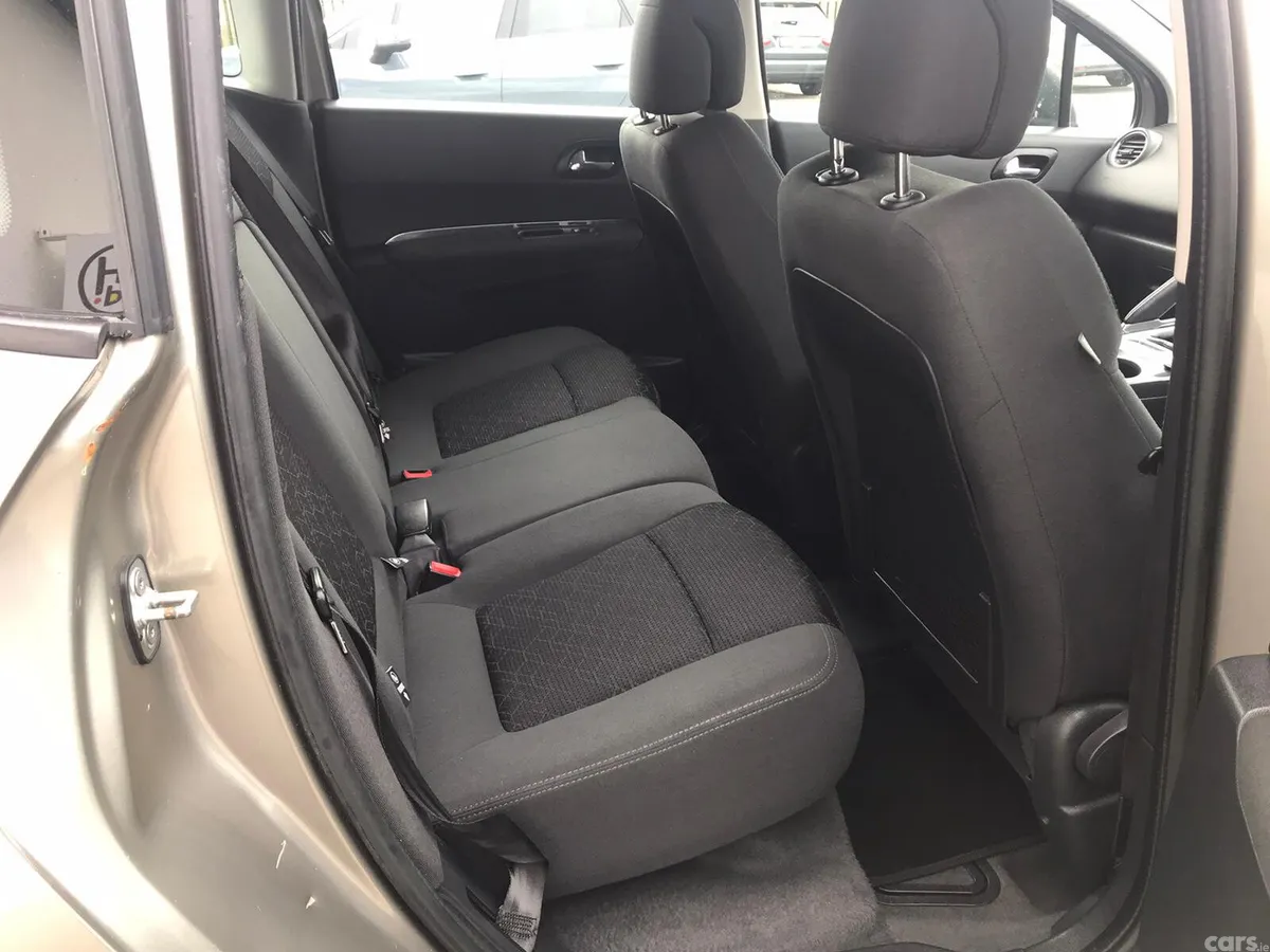 Peugeot 3008 SUV, Diesel, 2014, Grey