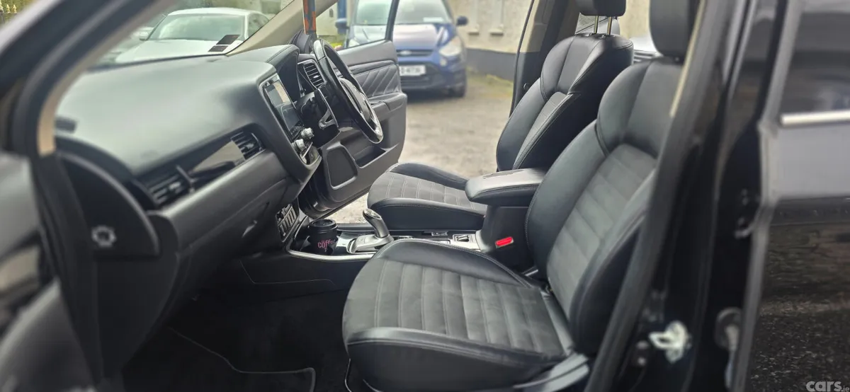 Mitsubishi Outlander SUV, Petrol Plug-in Hybrid, 2020, Black