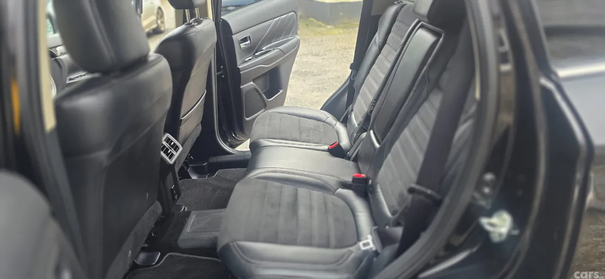 Mitsubishi Outlander SUV, Petrol Plug-in Hybrid, 2020, Black