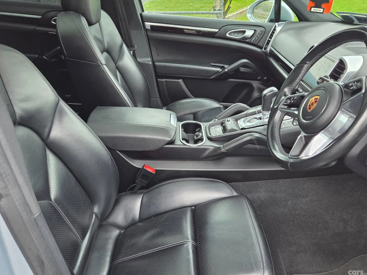 Porsche Cayenne Van, Diesel, 2018, Silver