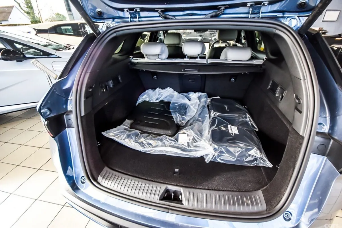 BYD Seal 6 Estate, Petrol Plug-in Hybrid, 2026, Blue
