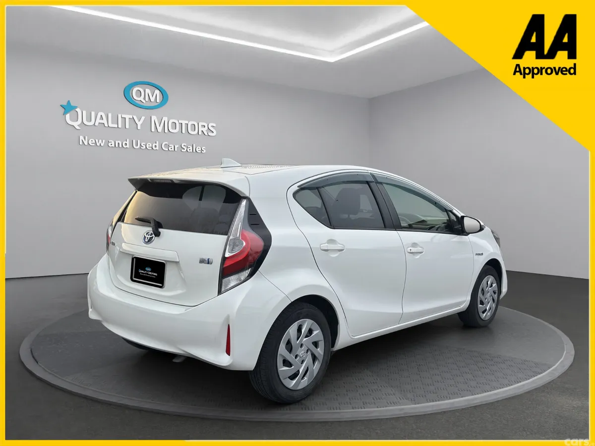 Toyota Aqua Hatchback, Petrol Hybrid, 2018, White