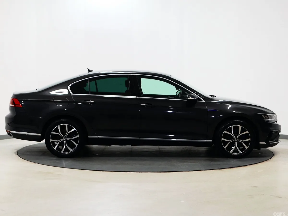 Volkswagen Passat Saloon, Petrol Hybrid, 2021, Grey