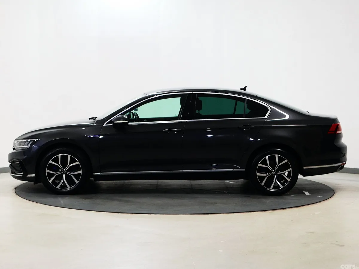 Volkswagen Passat Saloon, Petrol Hybrid, 2021, Grey