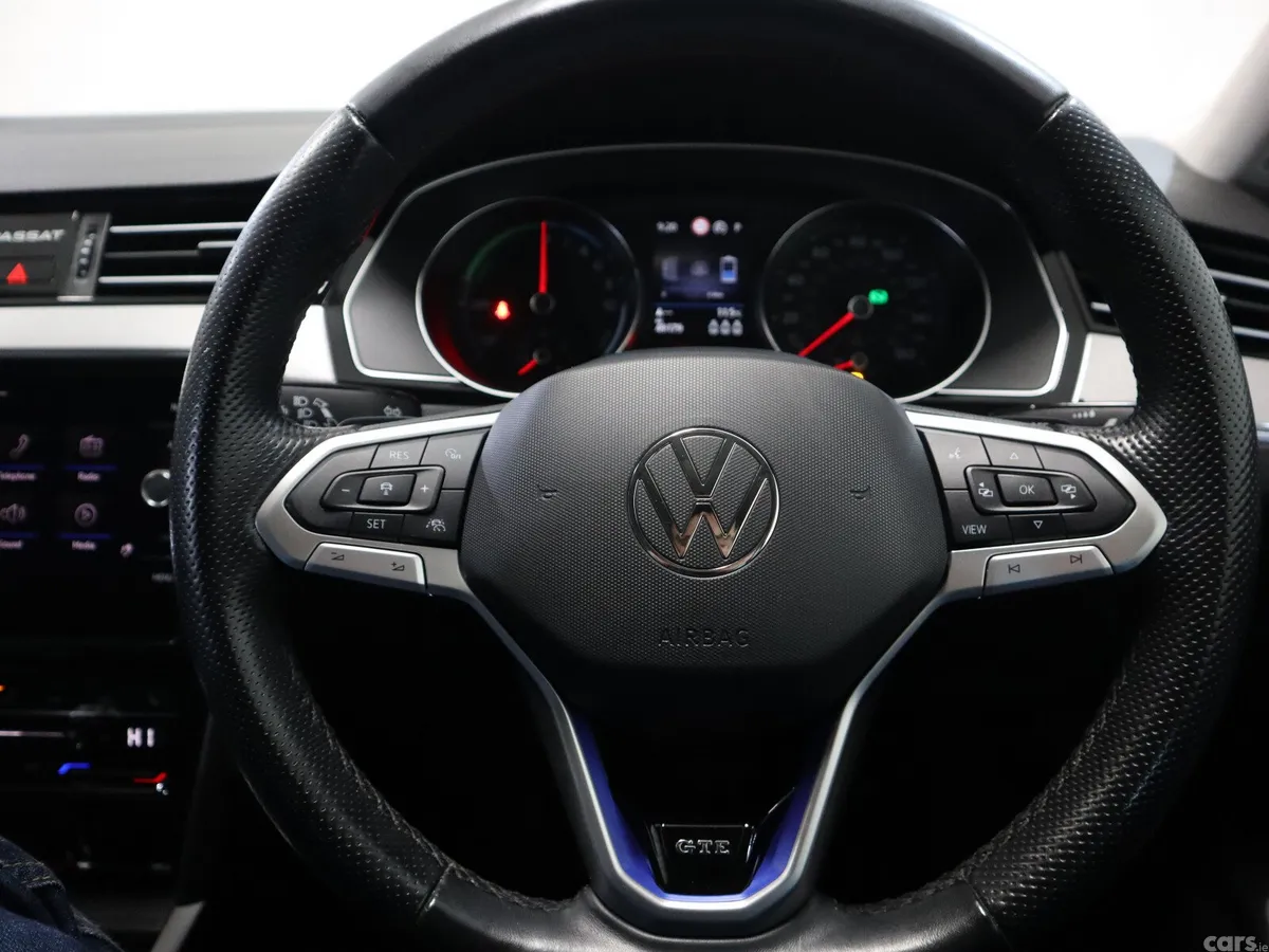 Volkswagen Passat Saloon, Petrol Hybrid, 2021, Grey