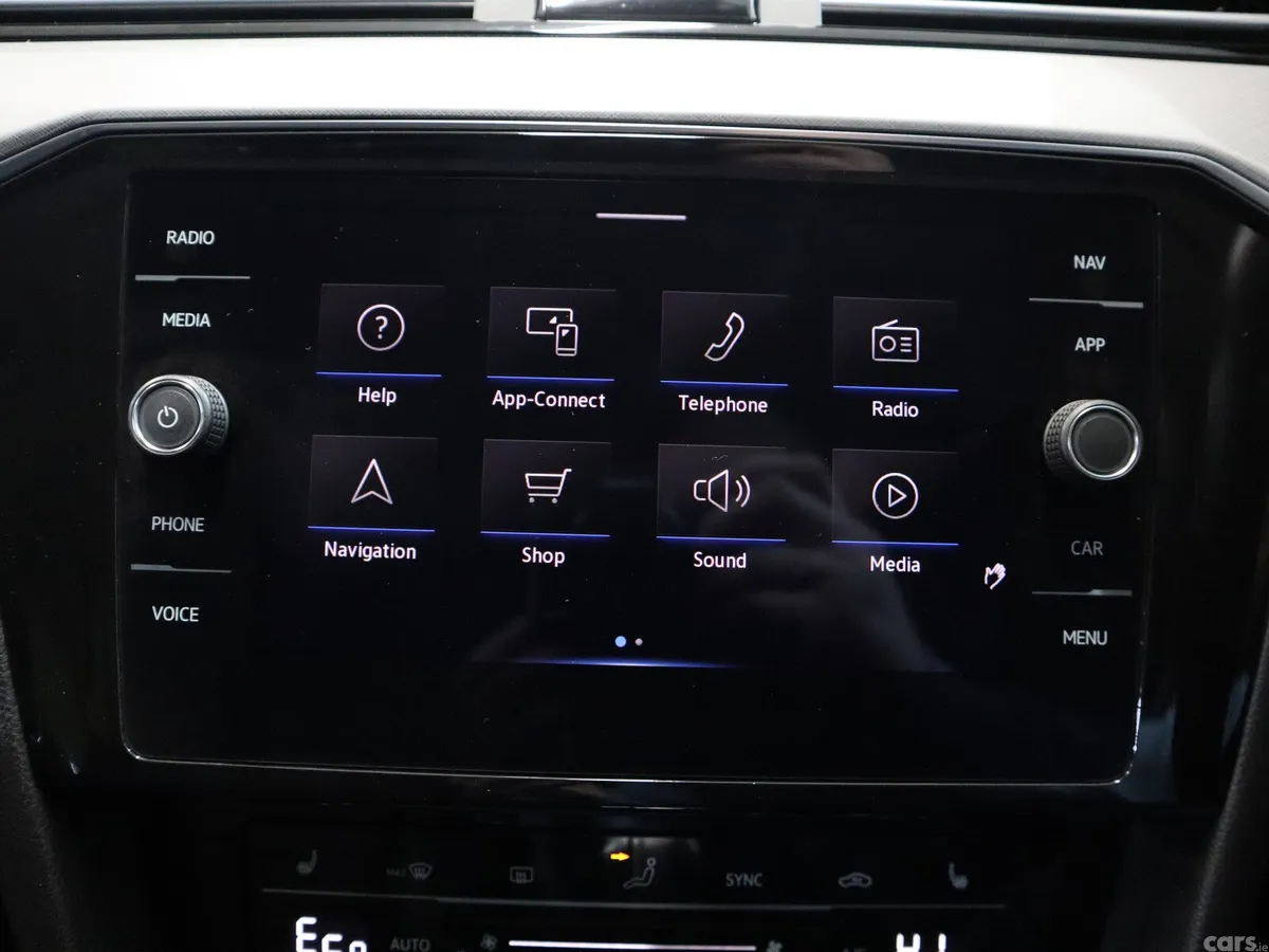 Volkswagen Passat Saloon, Petrol Hybrid, 2021, Grey