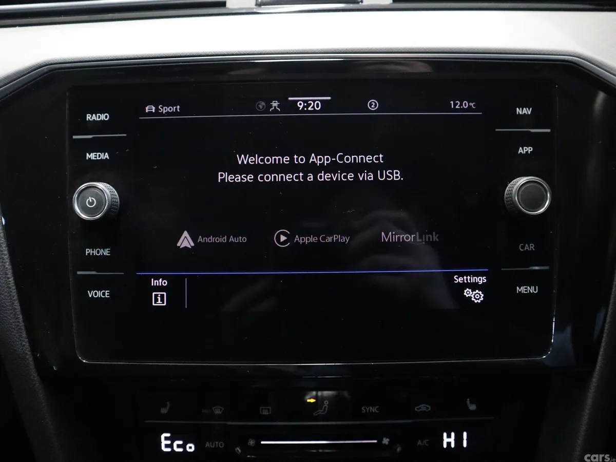 Volkswagen Passat Saloon, Petrol Hybrid, 2021, Grey