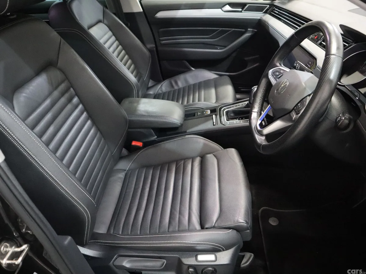 Volkswagen Passat Saloon, Petrol Hybrid, 2021, Grey