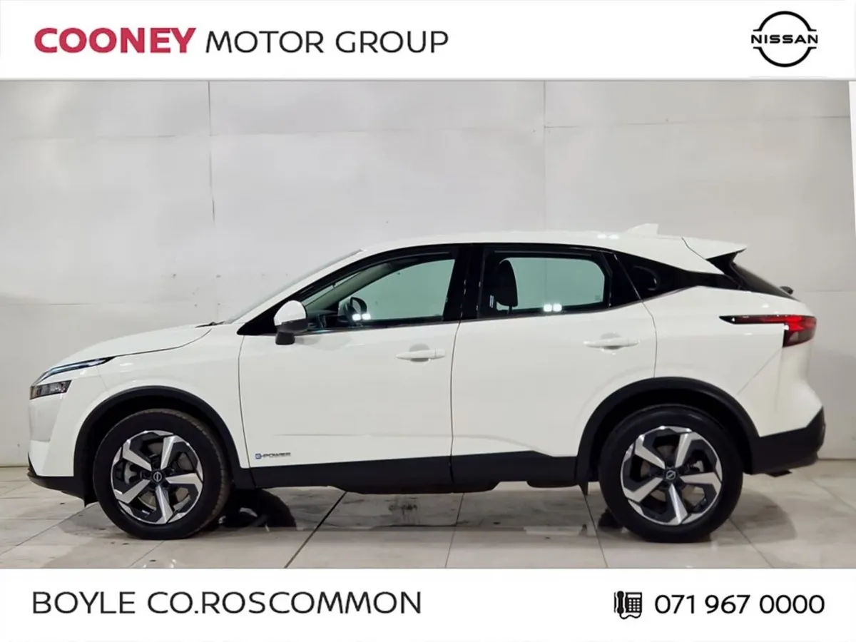 Nissan Qashqai MPV, Petrol, 2024, White